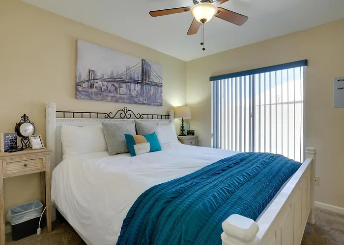 1 Mi To Stadium! W/ Patio & Hot Tub