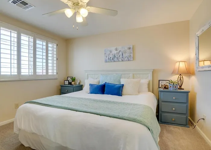 1 Mi To Stadium! W/ Patio & Hot Tub * Surprise