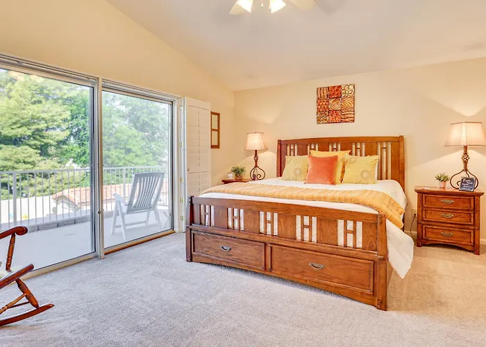 1 Mi To Stadium! W/ Patio & Hot Tub Holiday home *