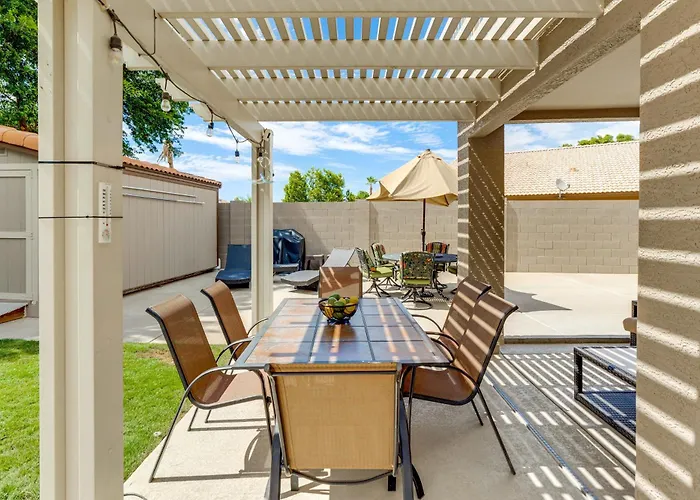Holiday home 1 Mi To Stadium! W/ Patio & Hot Tub *