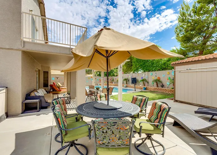1 Mi To Stadium! W/ Patio & Hot Tub *