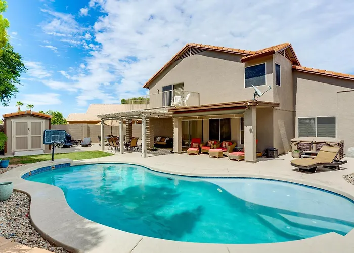 1 Mi To Stadium! W/ Patio & Hot Tub *