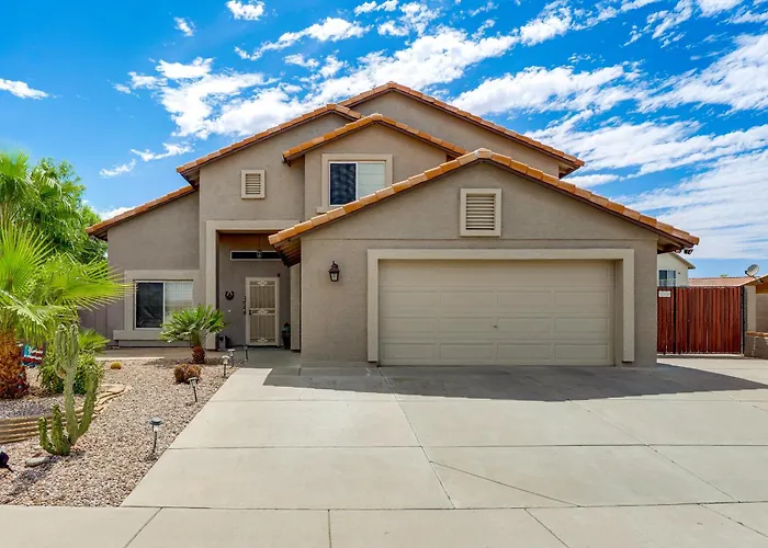 1 Mi To Stadium! W/ Patio & Hot Tub